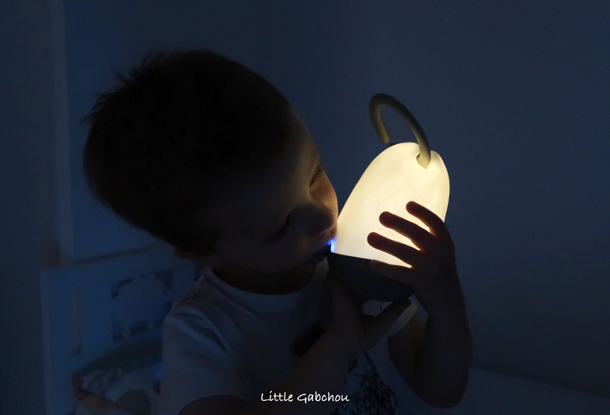 Tinou a testé la lanterne magique LumiBlo de Pabobo ! [+concours FB] -  MamanMi