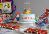 Idées de décoration et gâteau pour fête d'anniversaire sur le thème des Super Wings et des avions pour petits garçons.