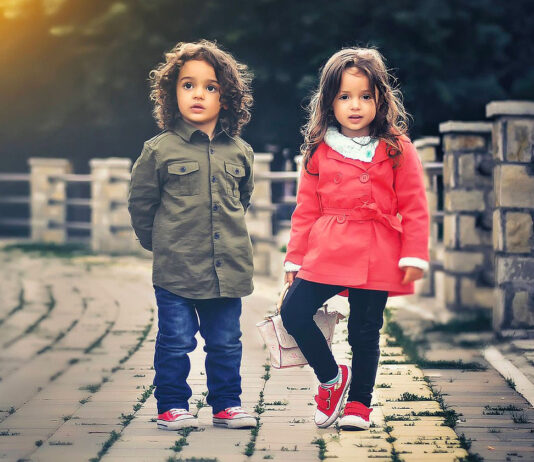 Mes astuces “budget-friendly” pour une garde-robe enfant au top
